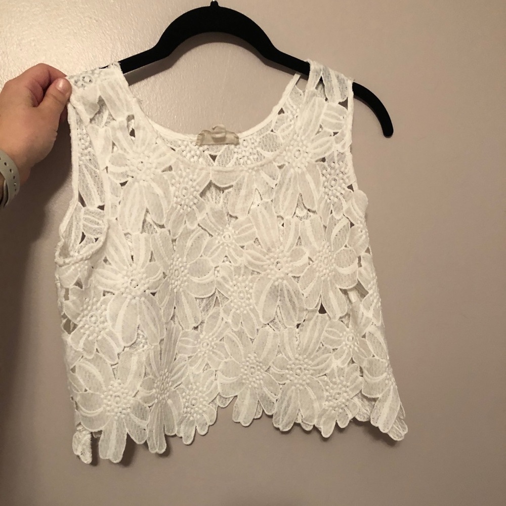 Cropped lace tank